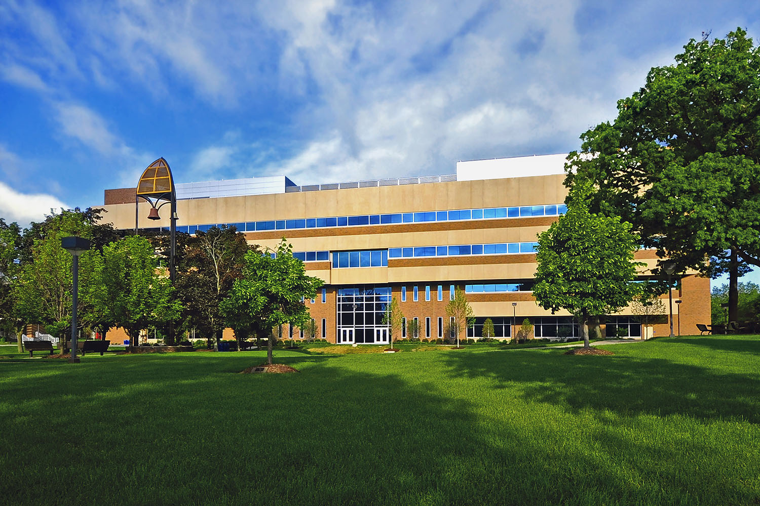 Cardinal Hall Exterior Midwestern University